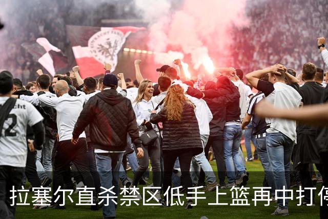 拉塞尔直杀禁区低手上篮再中打停福建，目前得到5分